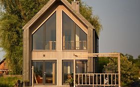 Ten Domek